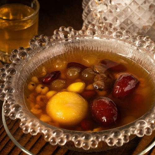 Kanomthai Chujai: Assorted Thai Desserts in Longan Syrup