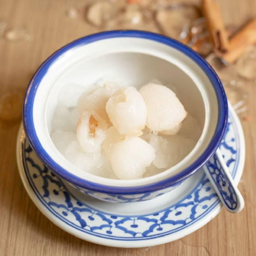 Kanomthai Chujai: Lychee in Snowy Syrup