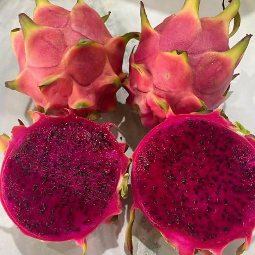 Red-dragonfruit